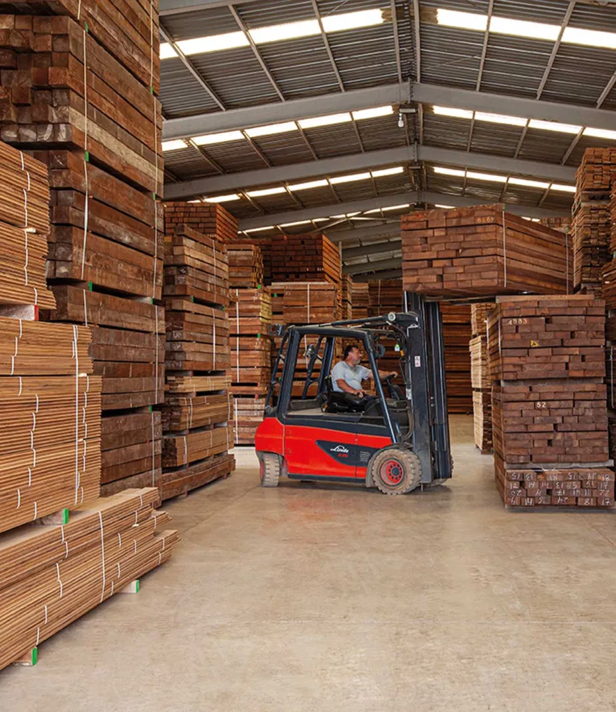 Yüksek kapasiteli kereste stok alanı