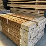 İstiflenmiş Teak deck tahtaları